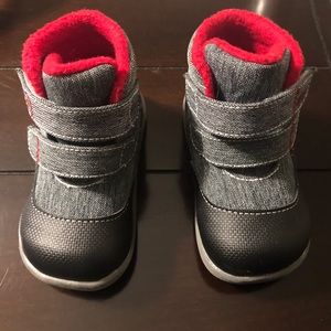 Toddler boys see Kai run boots